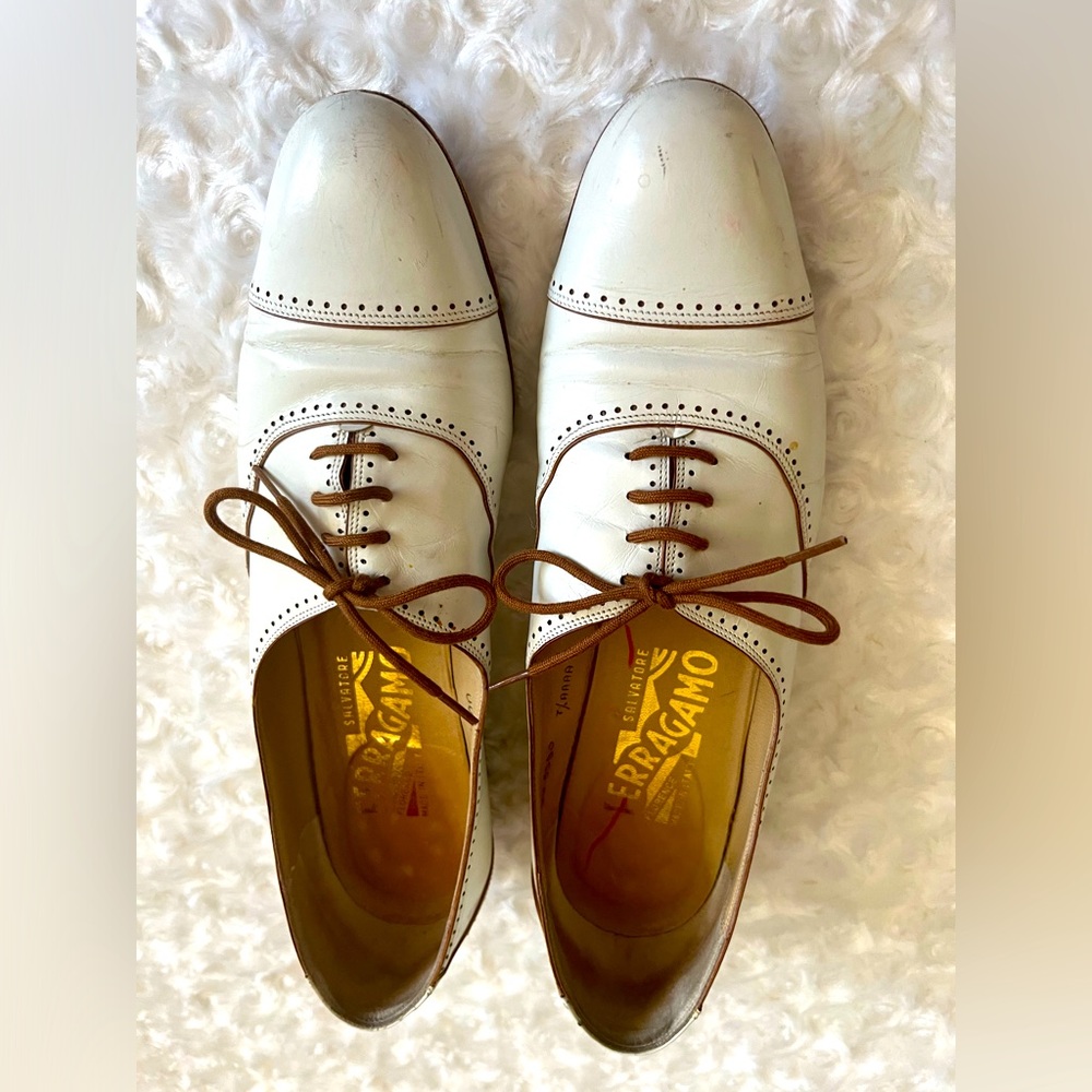 Vintage Salvatore Ferragamo white leather tie up loafers, size 7.5